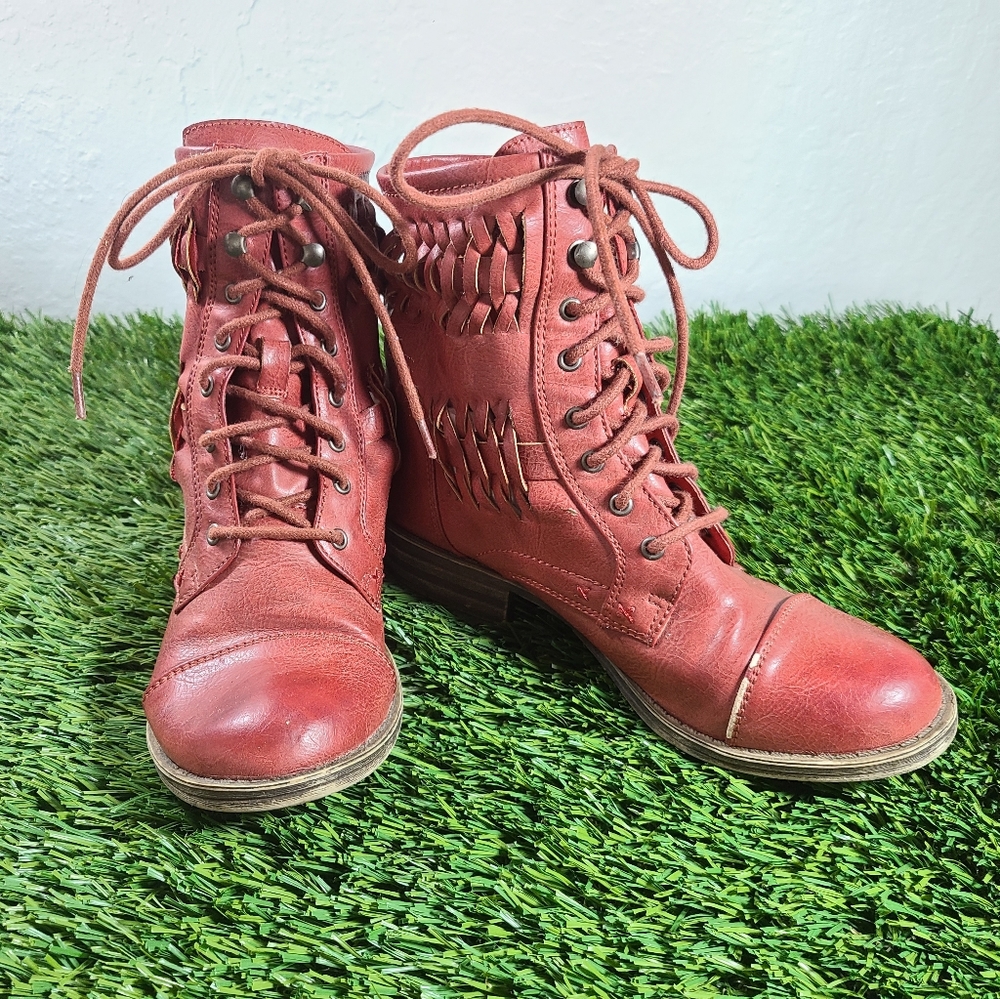 Nine West Red Laced Combat Boots Size 5 1/2